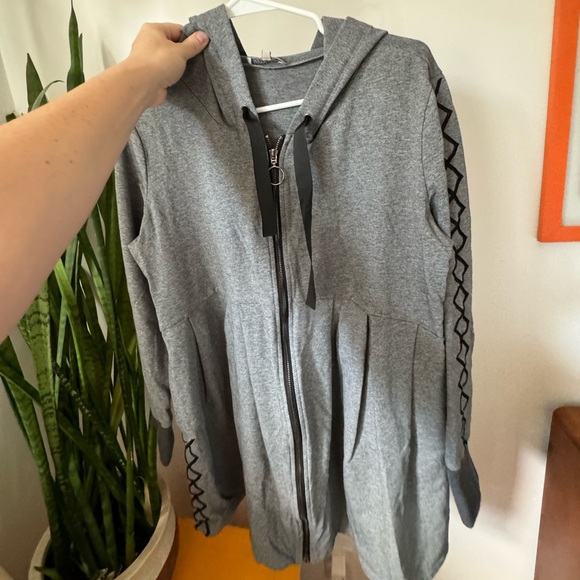 Maternity Hoodie with Adorable Crisscross Detail - Picture 1 of 6